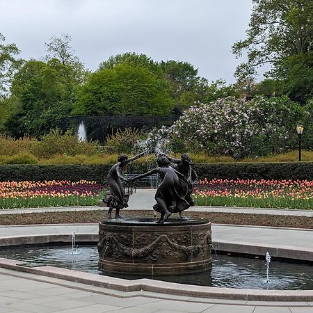 The Central Park East By The Museum Mile New York Buitenkant foto